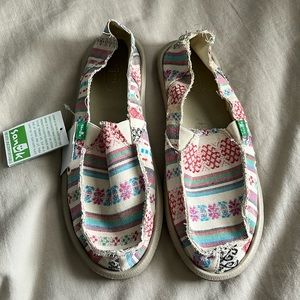 Sanuk shoes ( well they call them sandals) so comfy.